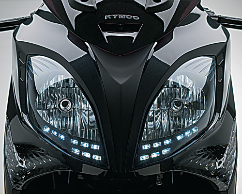 Kymco Xciting 500i evo - předek